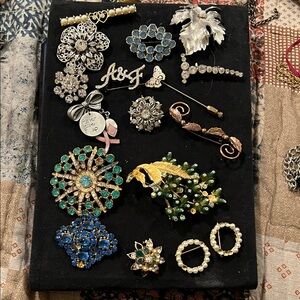 Lot Vintage crystal brooches BSK Bell copper unmarked